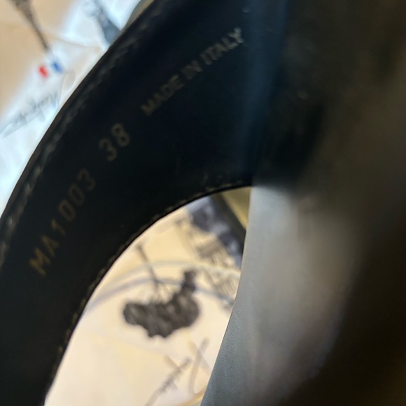 MA1003 LOUIS VUITTON SANDALS - Picture 2 of 5